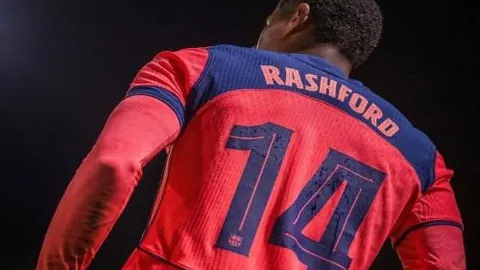 基耶萨破荒首秀，利物浦力克阿克灵顿，阿诺德与若塔助力晋级